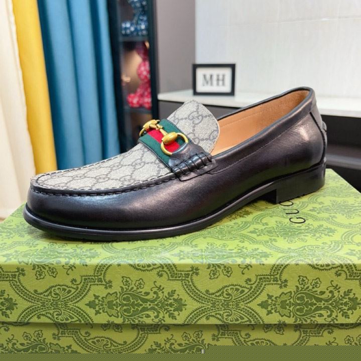 G*u*i leather shoes